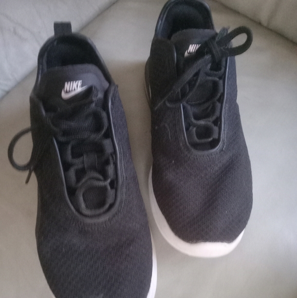 Nike sneakers - Picture 2 of 2